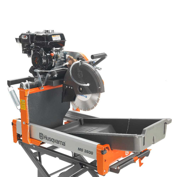Husqvarna MS 360G has a removable water tray