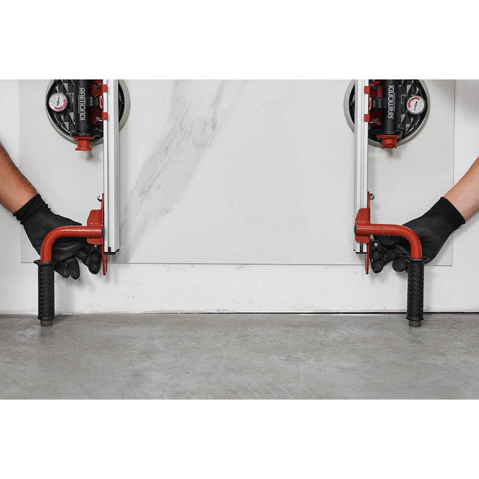 Rubber grip handles on Raimondi EASY-MOVE 150 Handling Device