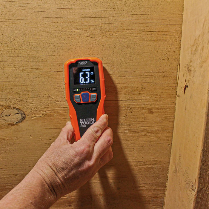 Klein Tools ET140 reading the moisture level of wall installation