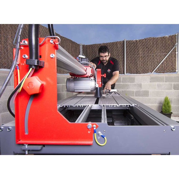 Cutting large porcelain tile with Rubi DS 250-N rail saw