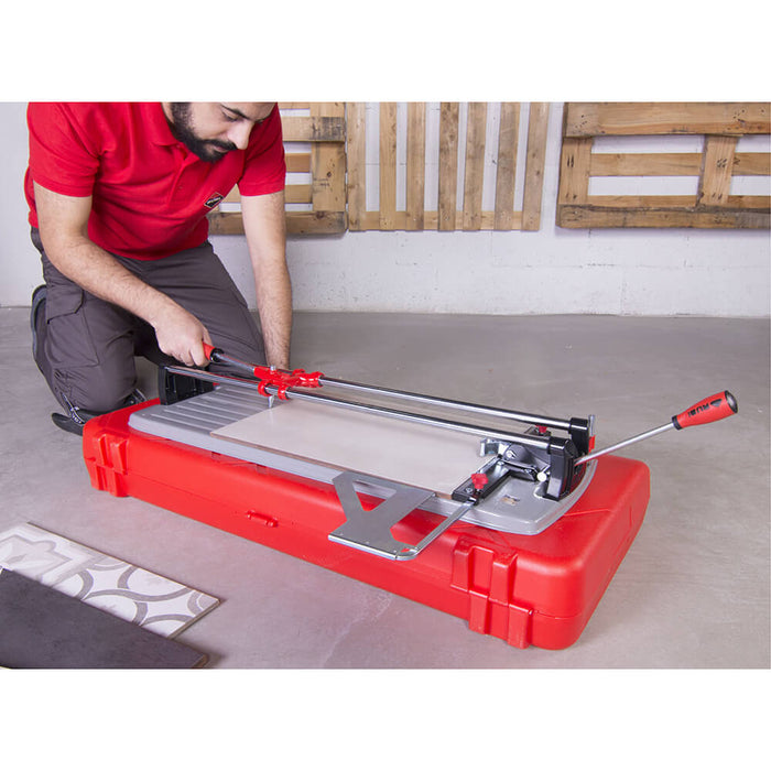 Cutting porcelain tile with TS MAX tile cutter